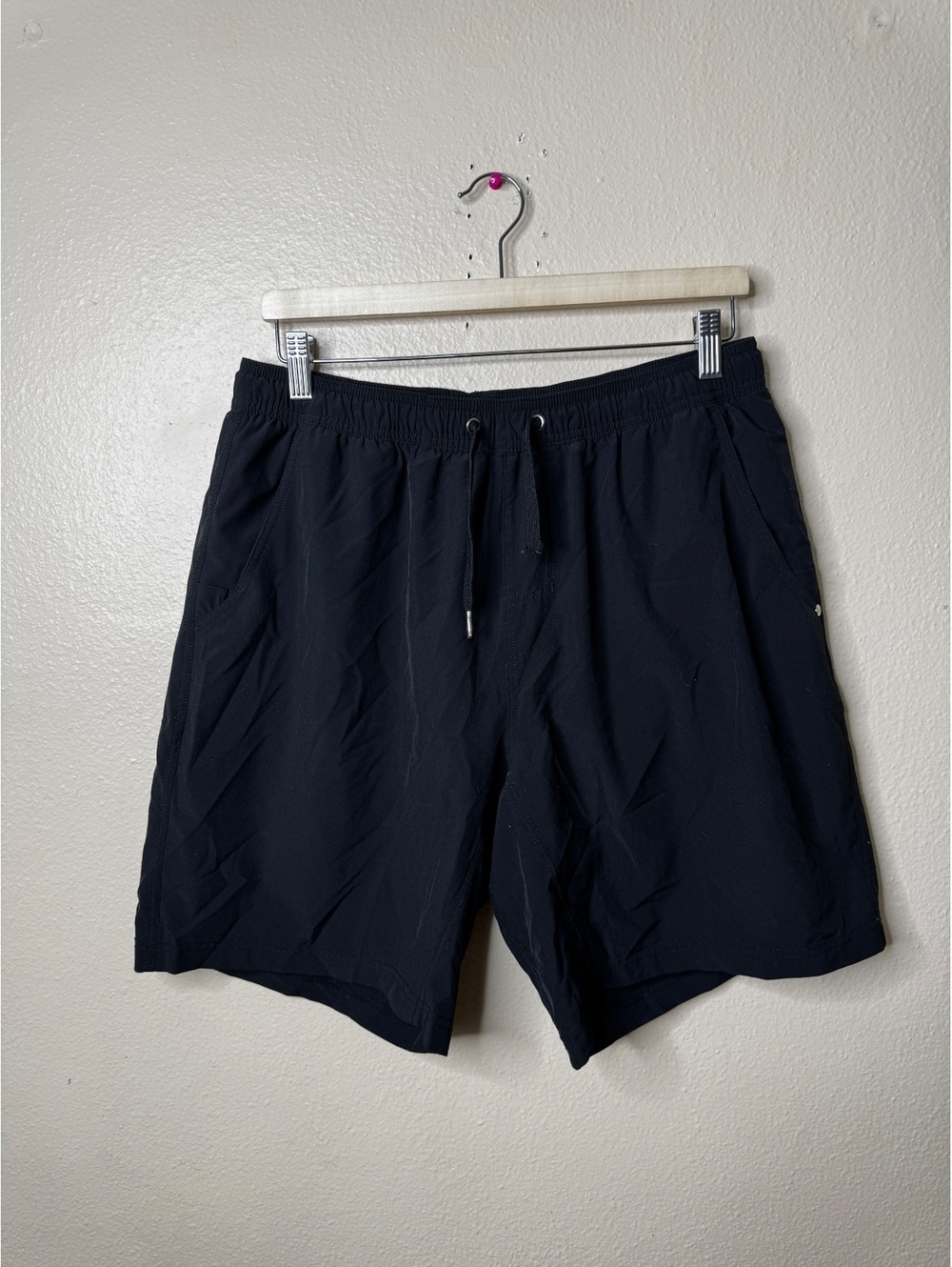 Quince Men’s Black Performance Athletic Shorts Built-In Liner Size Large
